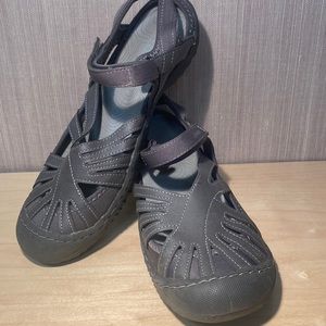 Jambu Women's Gray Strappy casual athletic Sandals
